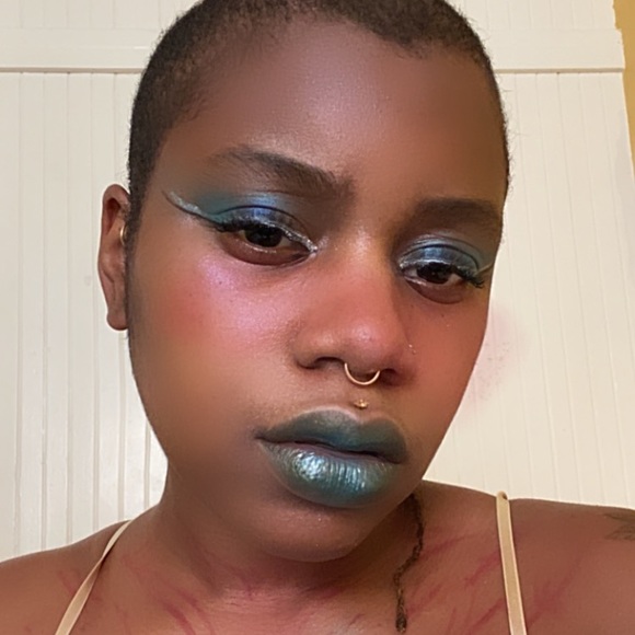 Meet your Posher, Earth - Picture 2 of 4